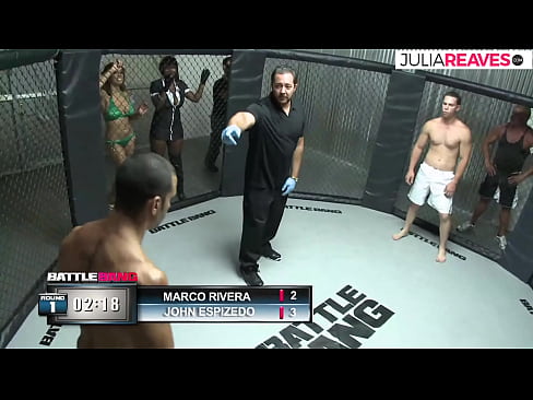 ❤️ Ultimate Fighter ቀለበቱ ውስጥ ከተጣላ በኋላ አንዲት ቁጥር ሴትን ትበዳለች። ☑ በ%am.hdporn24.ru ️❤